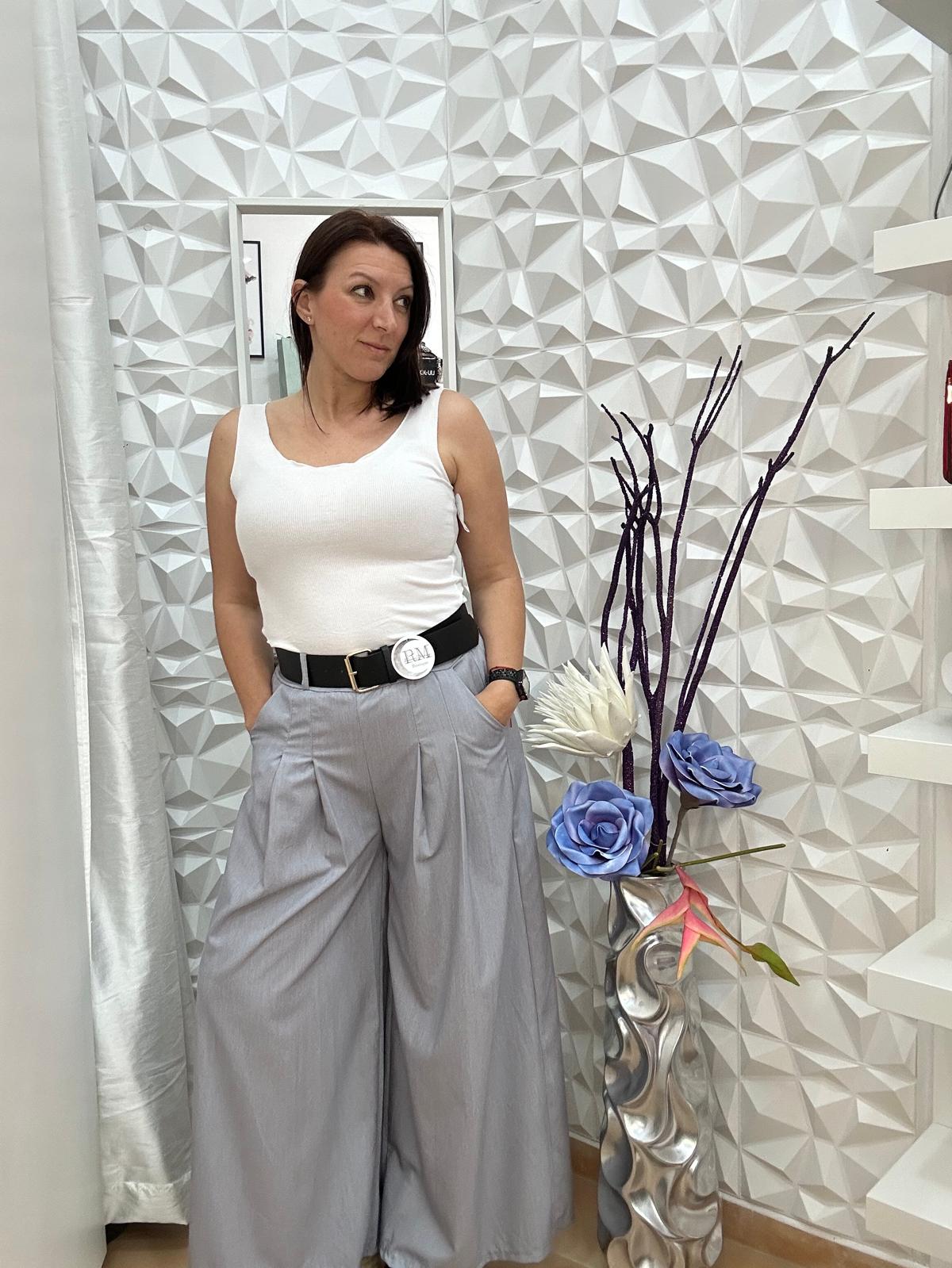 Pantalon pata ancha.