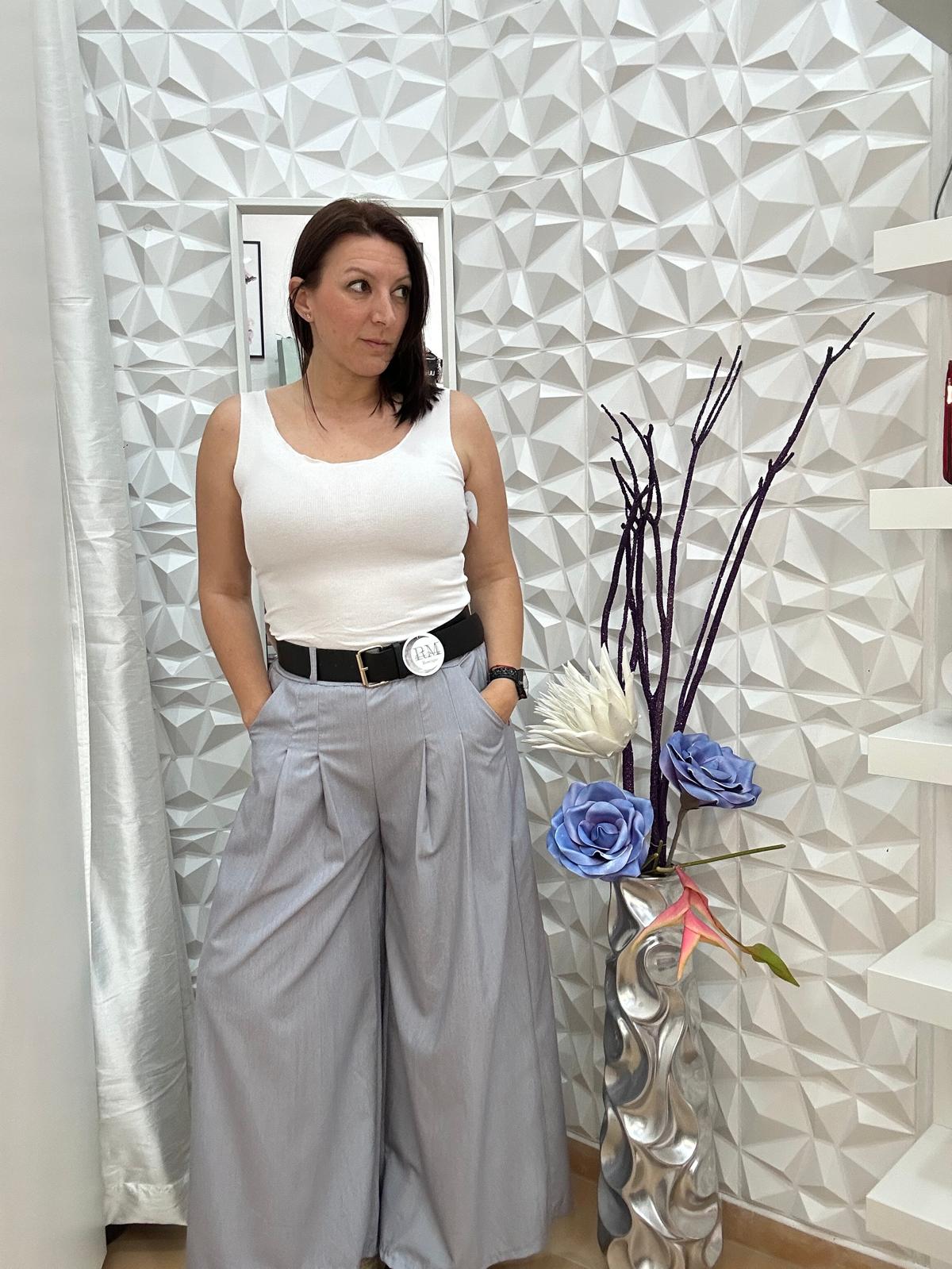 Pantalon pata ancha.