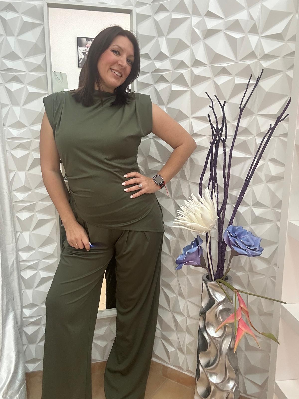 conjunto asimetrico verde kaki