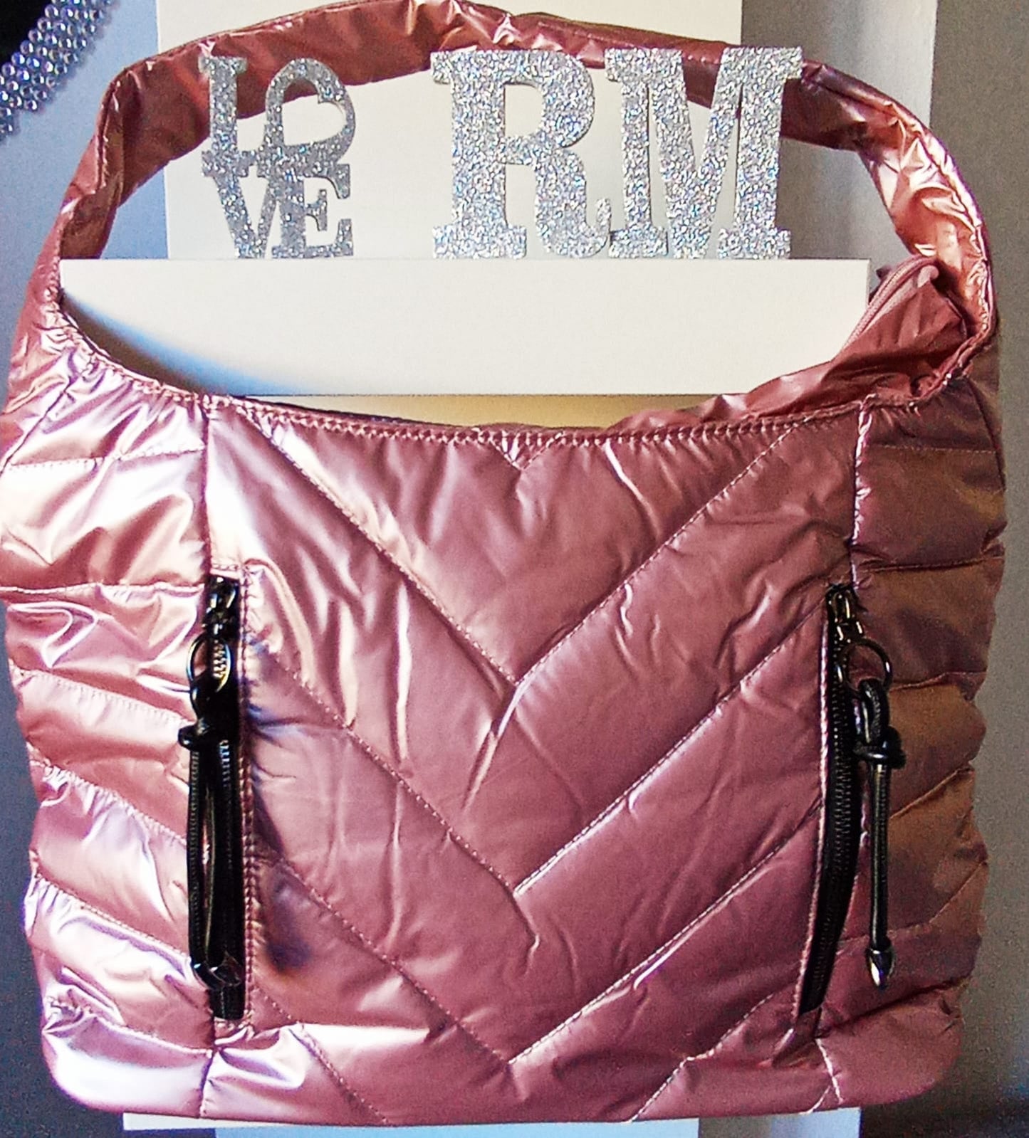 BOLSO ACOLCHADO DE ASA LARGA ROSA R.M. BOUTIQUE 