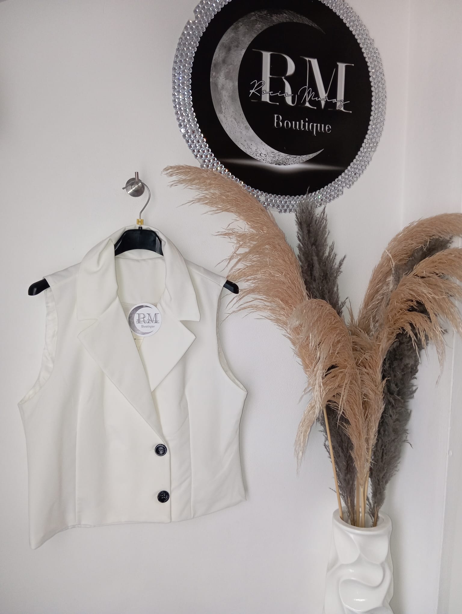 CHALECO BLAZER BLANCO - R.M. BOUTIQUE