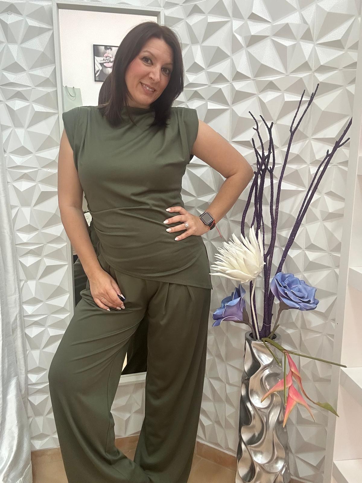 conjunto asimetrico verde kaki