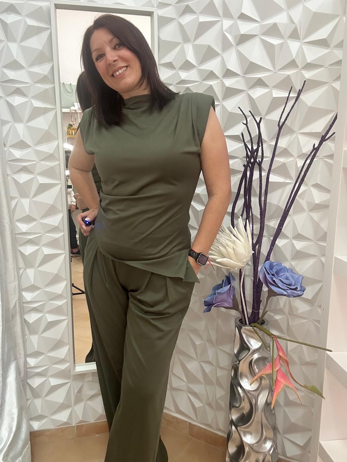 conjunto asimetrico verde kaki
