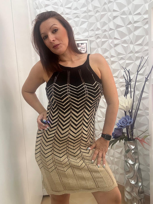VESTIDO HILO NEGRO.