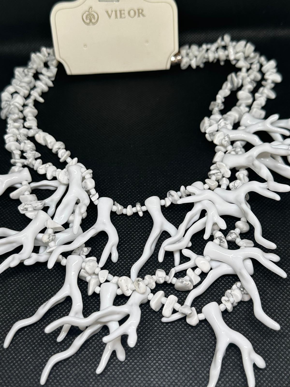 Collar coral blanco