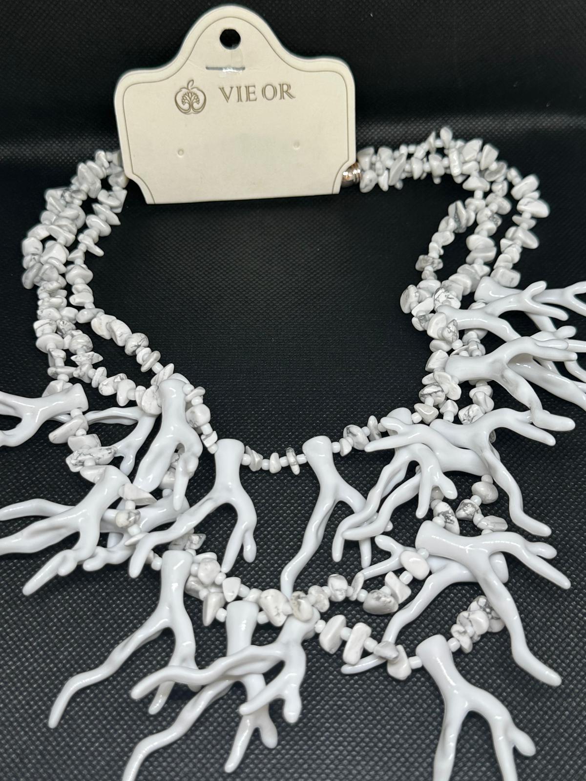 Collar coral blanco