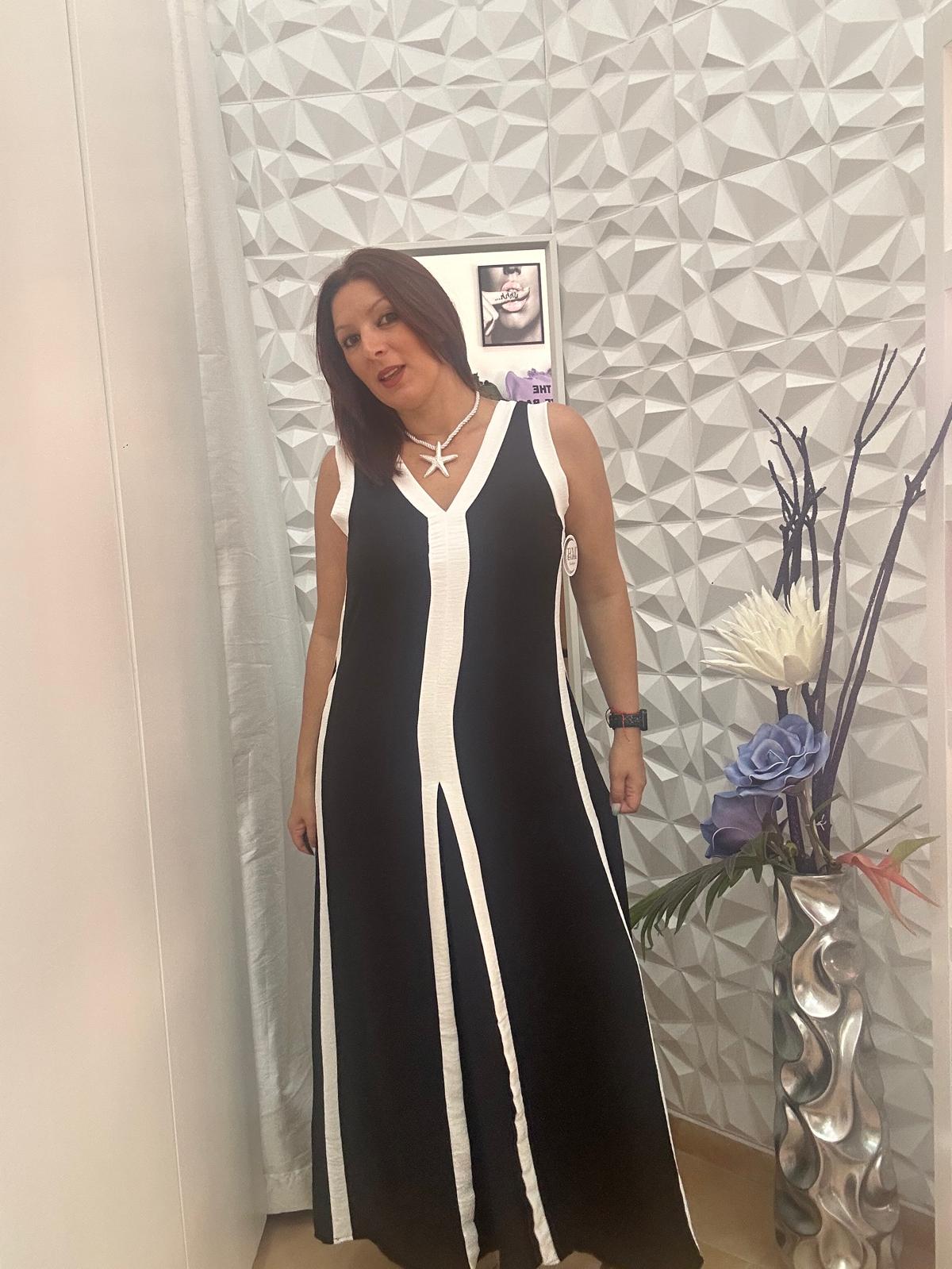 VESTIDO LARGO NEGRO.