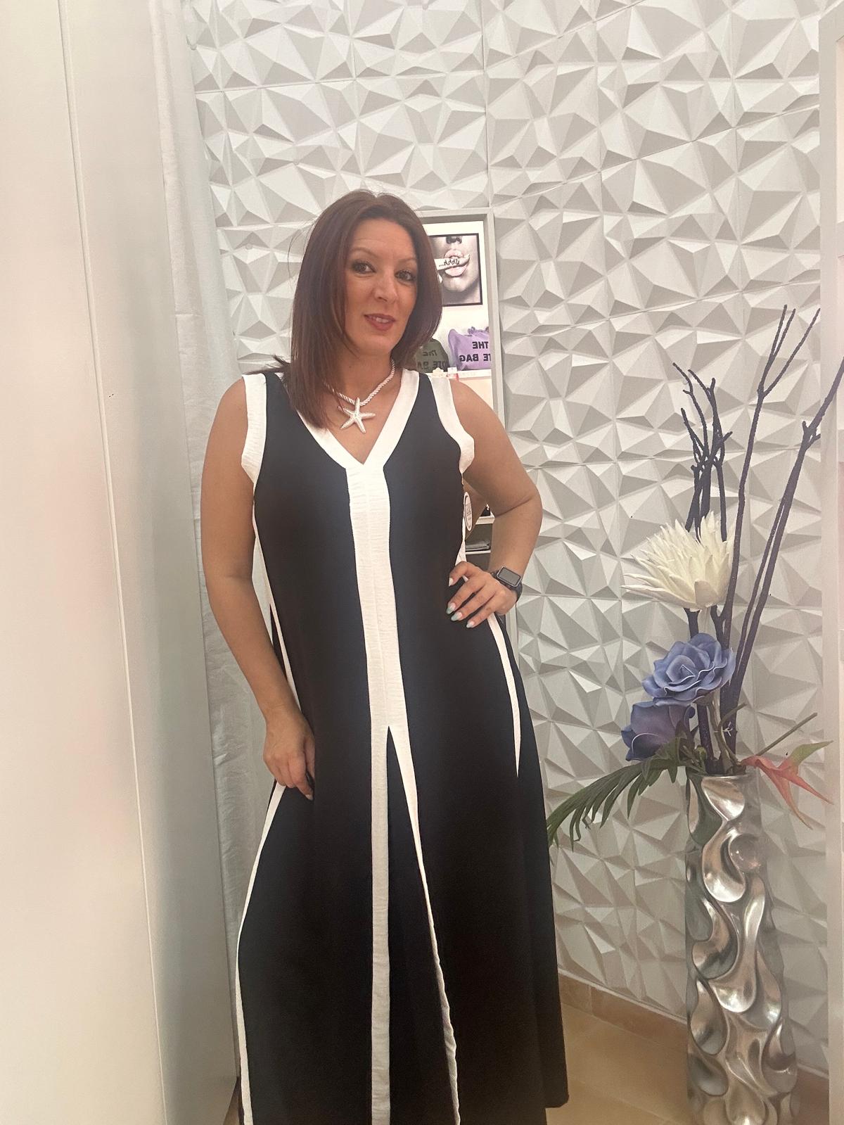 VESTIDO LARGO NEGRO.